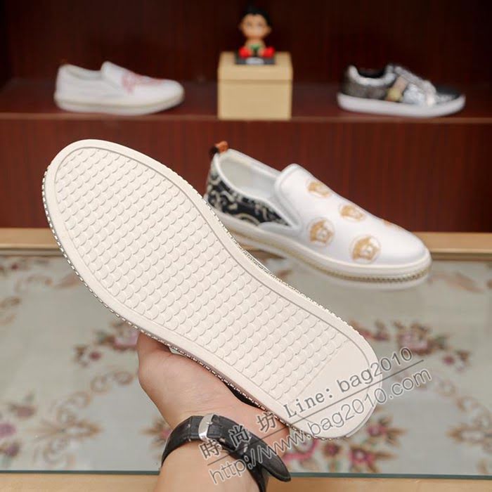 VERSACE男鞋 範思哲休閒鞋 專櫃品質 牛皮鞋面 刺繡瓦薩琪人頭 時尚潮鞋  jpx1962